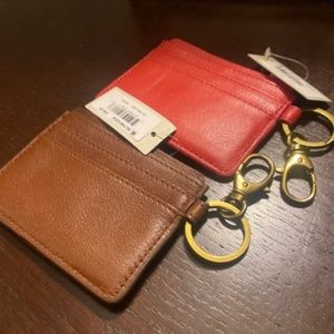 2 Fossils ID keychain holders